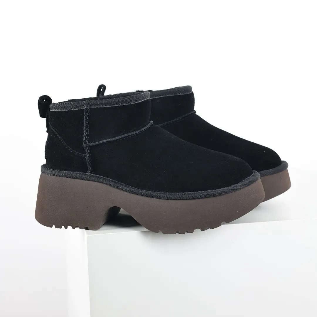 Pick up locally 💰600 Core recommended good price It is a very suitable choice for keeping warm in winter and at home. In the new year, uug has launched a series of styles, which are partial to the preferences of young consumers and have also moved to the forefront of fashion trends. Shoe body material Water-repellent coated suede upper 17mm UGGPURE™ implanted wool insole Lightweight non-slip comfortable rubber outsole With brand LOGO trademark Comes with a full set of packaging Size: 35 36 37 38 39 40